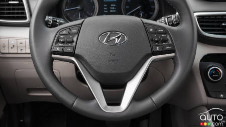 Hyundai Working on Airbag System for Multi-Impact Accidents